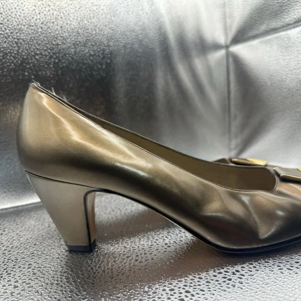 RARE 🚀 Salvatore Feragamo womens‎ Gold pumps 8.5 vintage heels shoes